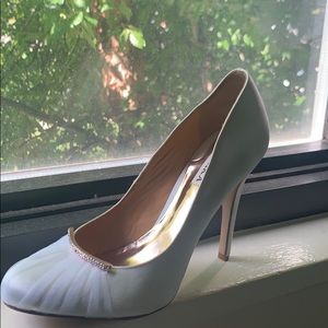 Badgley Mischka white heels